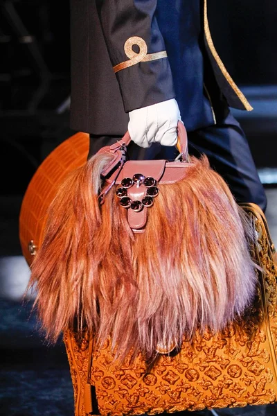 Look 92